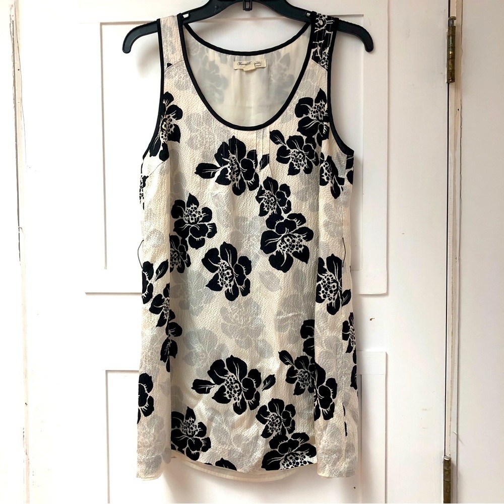 Forever 21 Boutique 100% silk fully lined black and cream floral mini dress M